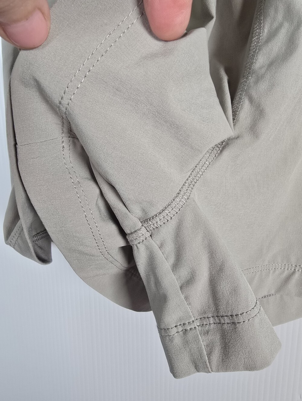 NWOT Vuori Villa Coll. Elastic Waistband Wrinkle Resistant Lt. Grey Shorts SizeM - Picture 9 of 12